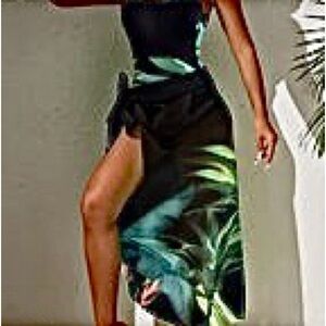 🆕Tropical Print Swim Suit with Cover Skirt. Size L. NWT.